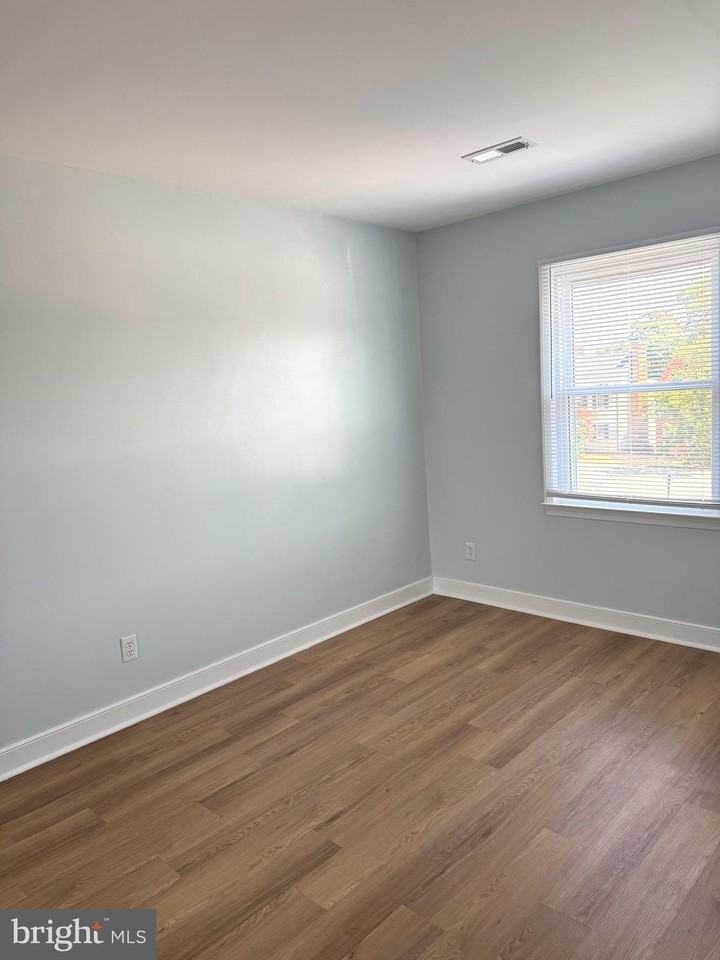 11 Lafayette Sta - Photo 4 of 17
