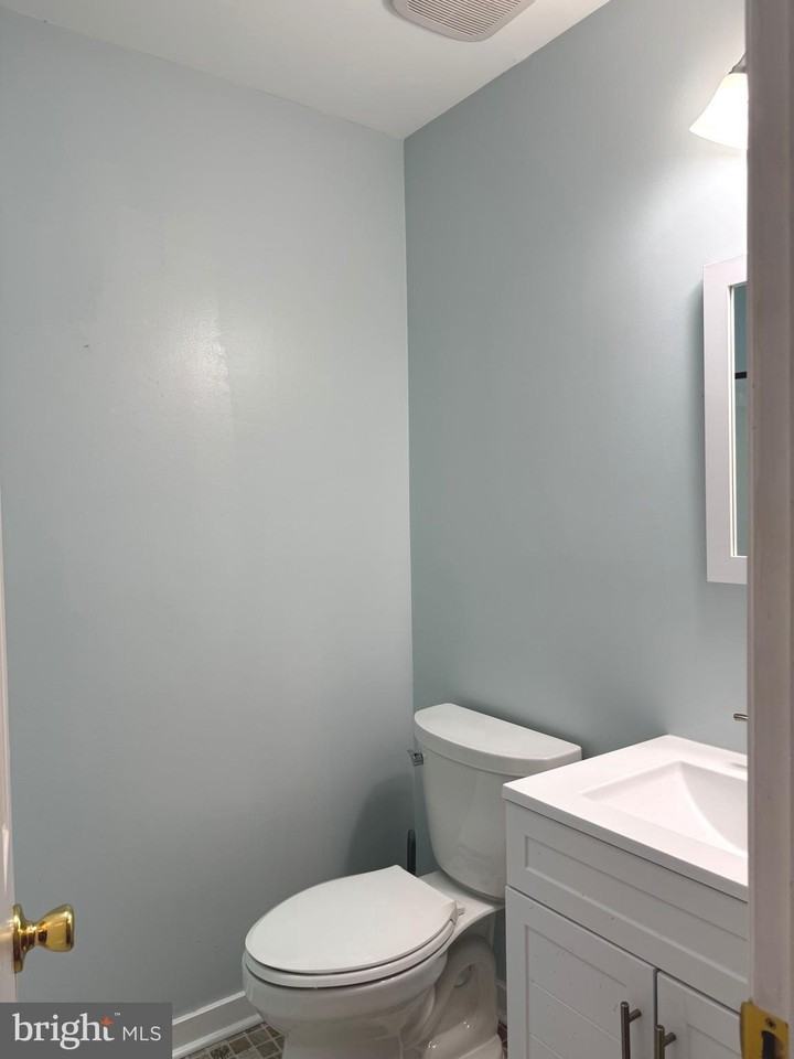 11 Lafayette Sta - Photo 5 of 17