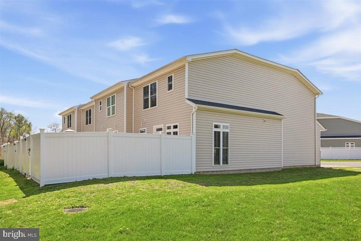 126 Stella Ct - Photo 7 of 42
