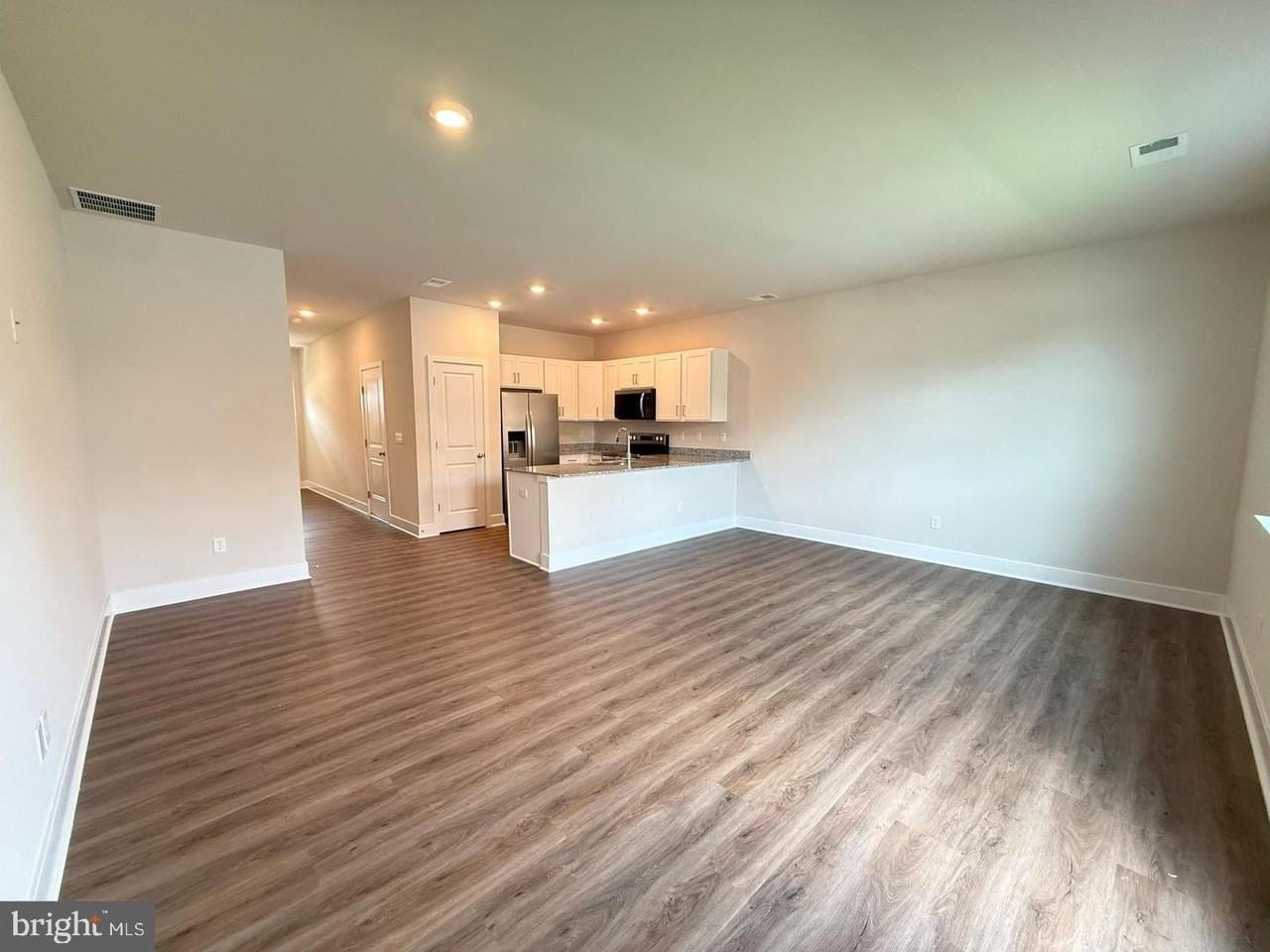 117 Nootka Way - Photo 4 of 13