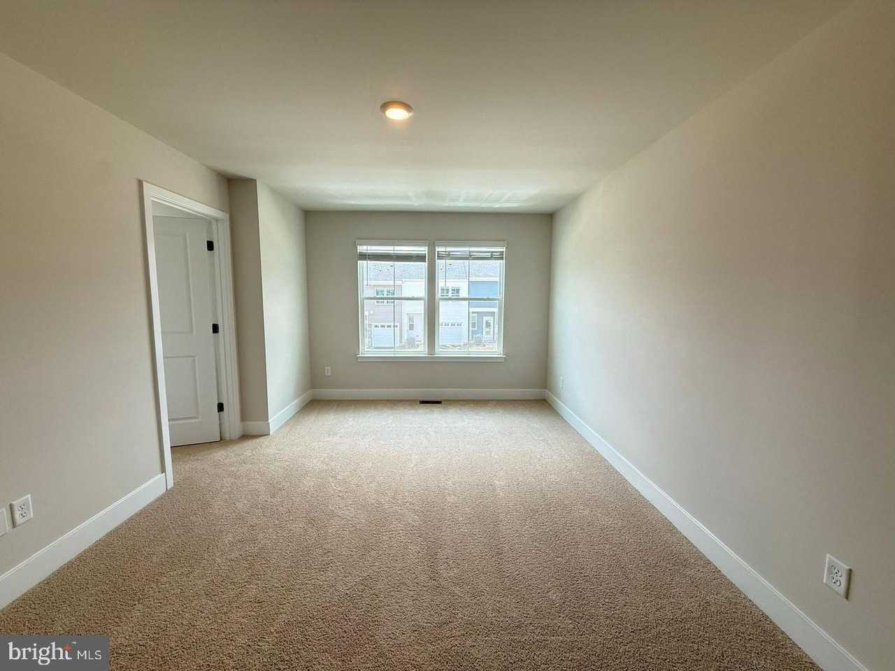 117 Nootka Way - Photo 6 of 13