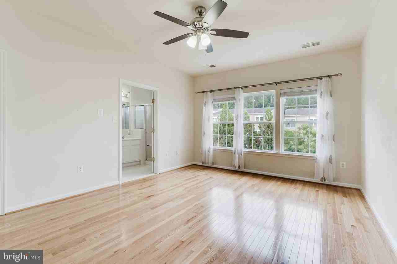 4577 Derring Ln - Photo 6 of 50