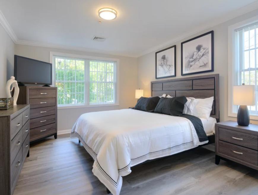 105 Hopkins St - Photo 4 of 10