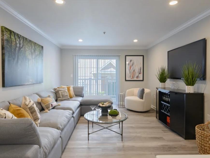 105 Hopkins St - Photo 7 of 10