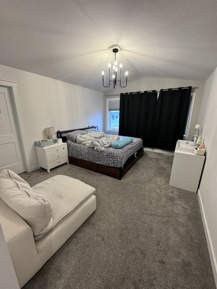 8721 82a Ave - Photo 6 of 10