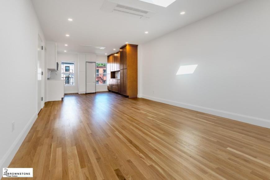 173 Carroll St - Photo 4 of 5