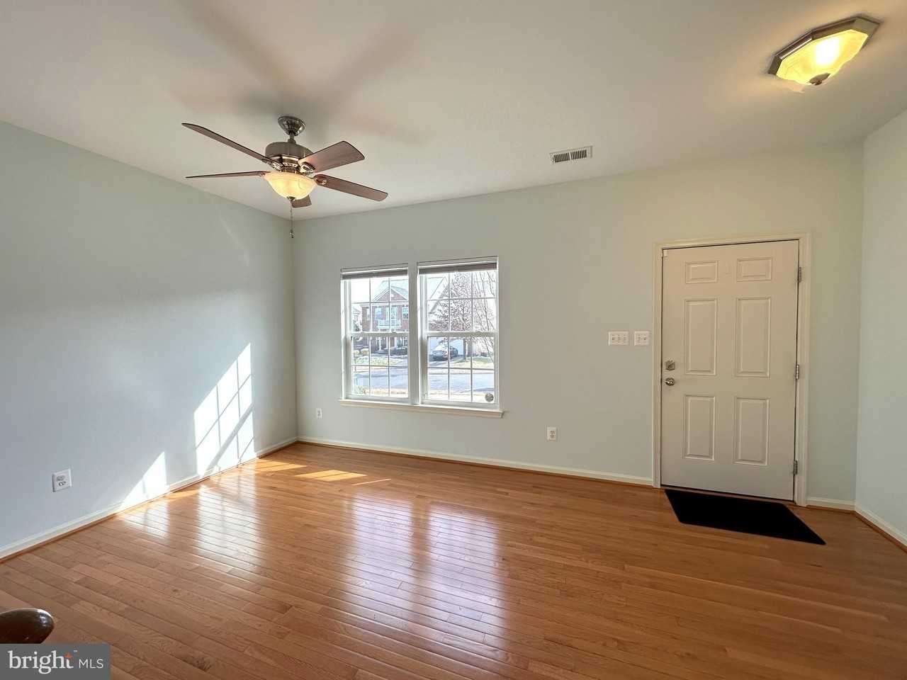 13758 Restina Rd - Photo 3 of 48