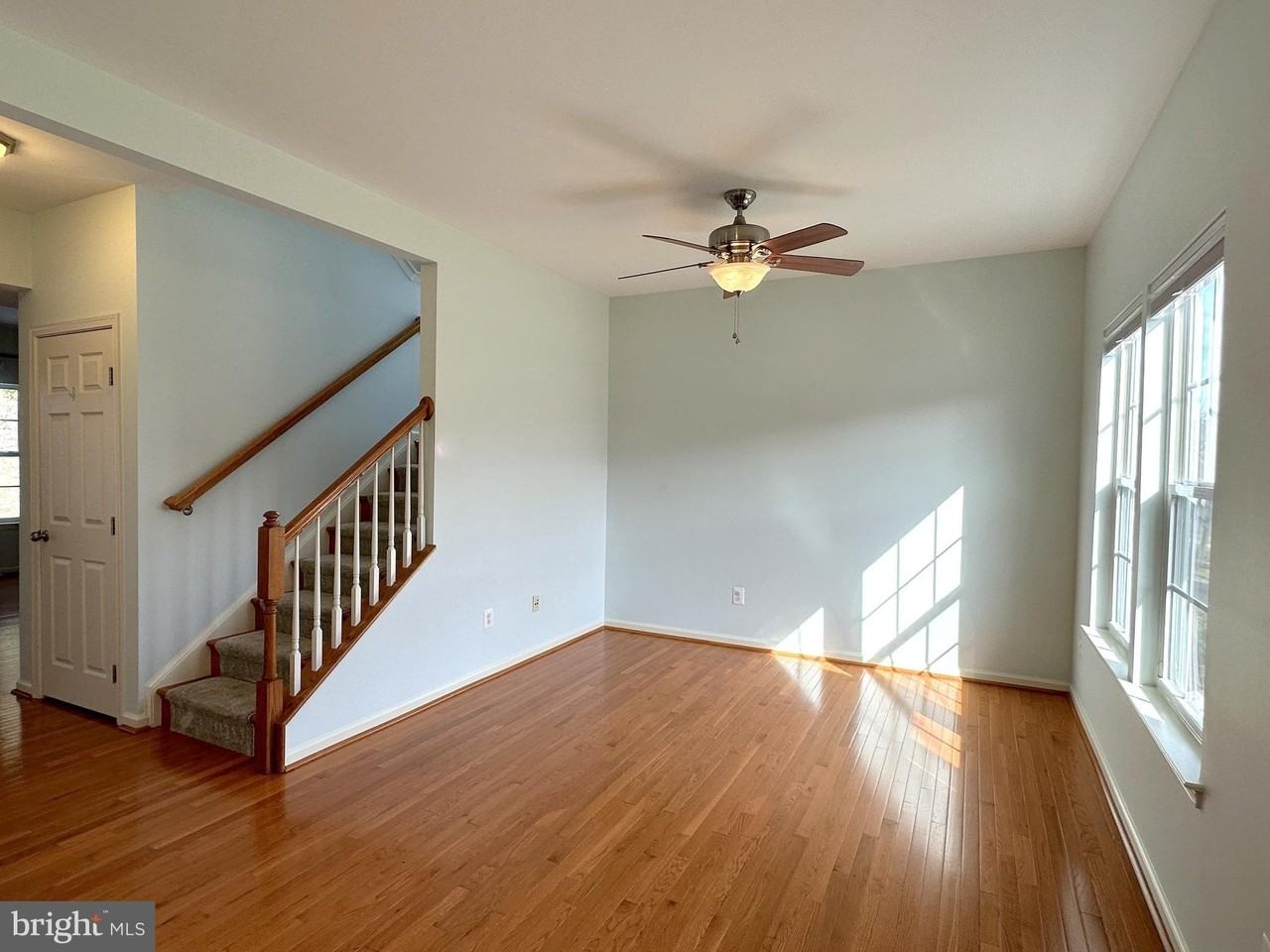 13758 Restina Rd - Photo 4 of 48