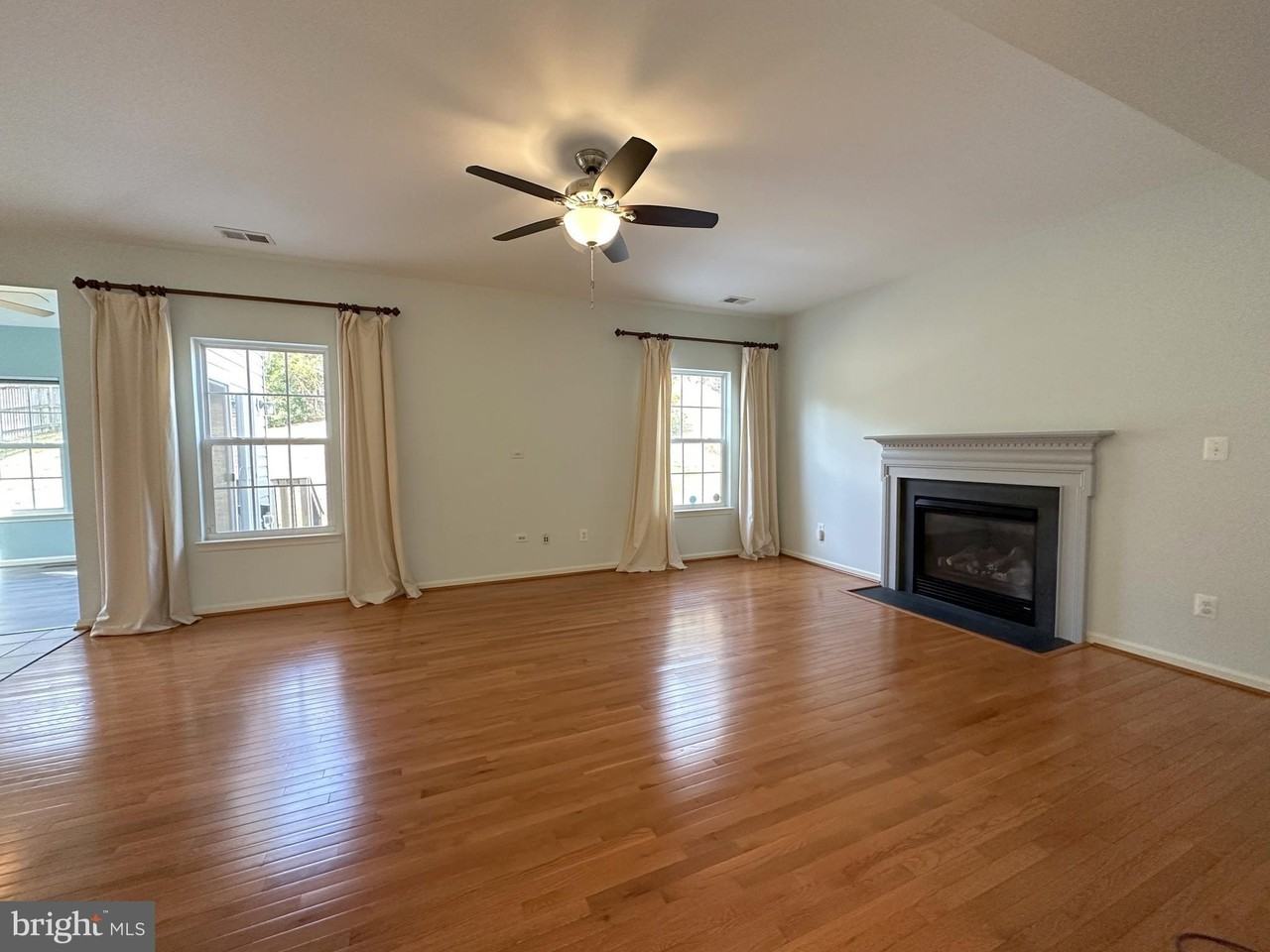 13758 Restina Rd - Photo 6 of 48