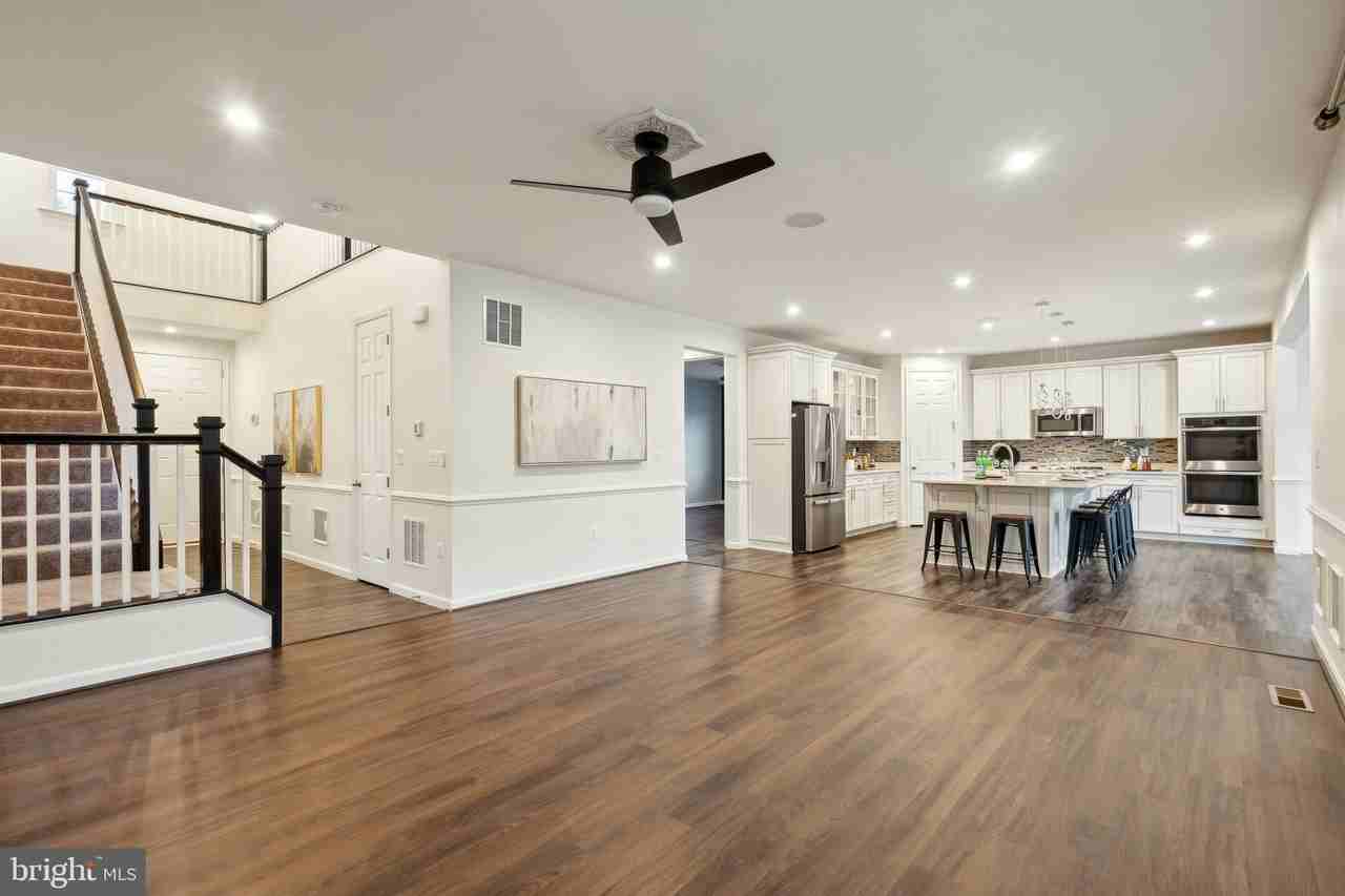 7810 Bexley Ln - Photo 4 of 50