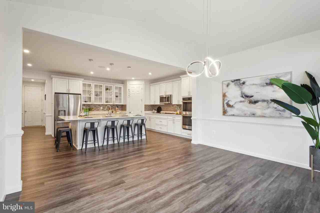 7810 Bexley Ln - Photo 6 of 50