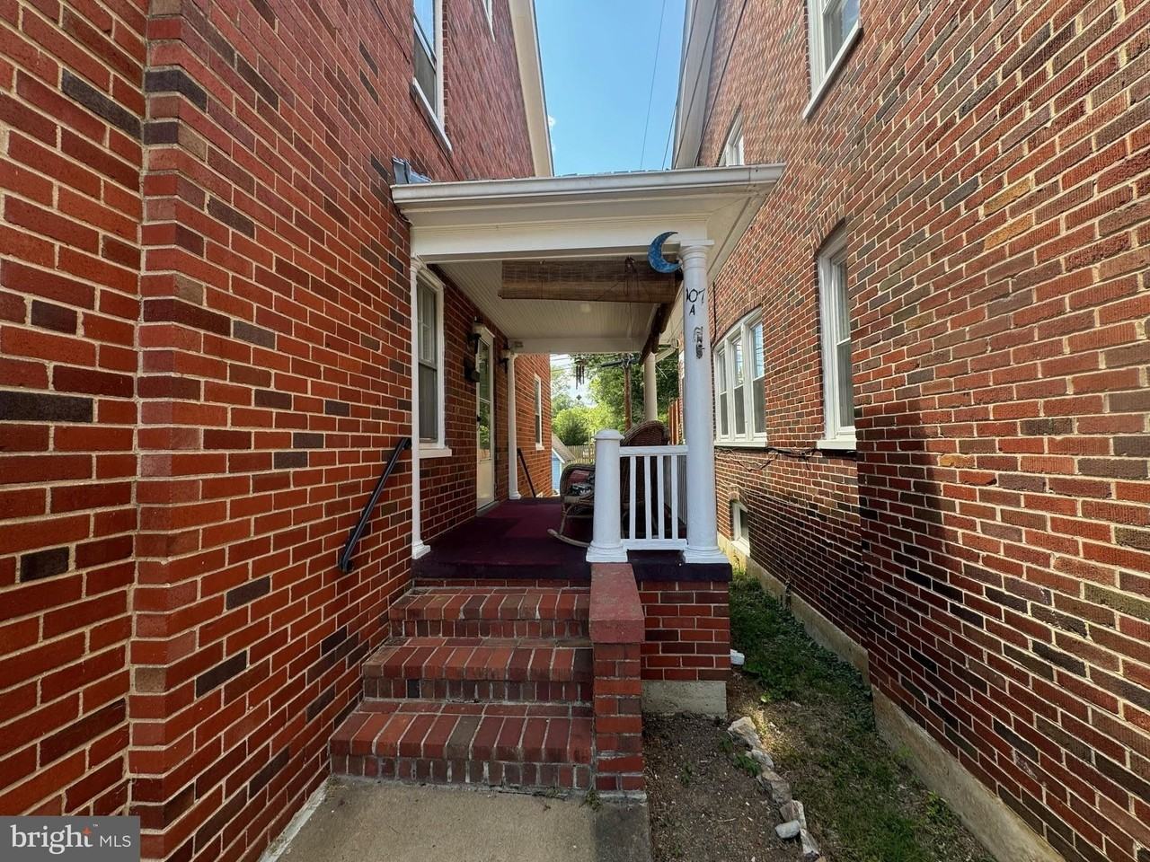 107A Morgan St - Photo 2 of 12
