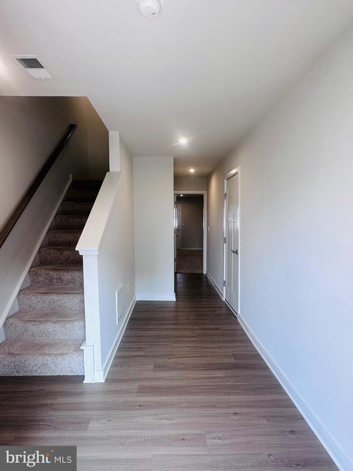 61 Zander Rd - Photo 3 of 20