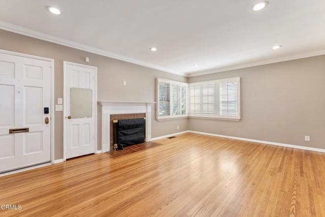 2254 Queensberry Rd - Photo 2 of 7