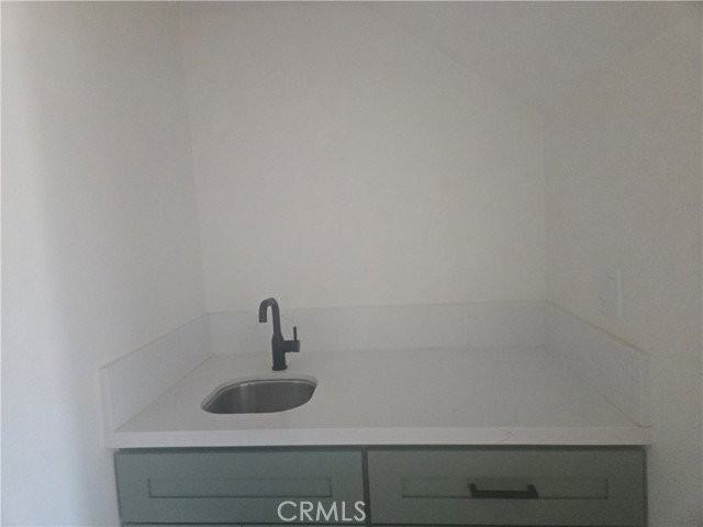 15137 Magnolia Blvd #C - Photo 2 of 7