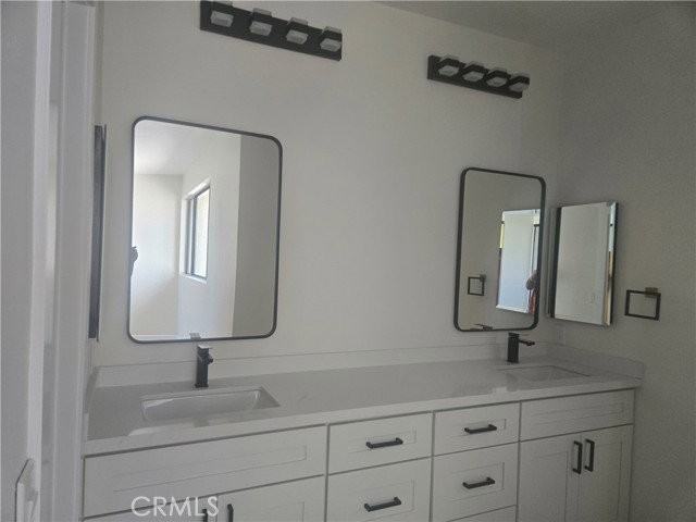 15137 Magnolia Blvd #C - Photo 4 of 7