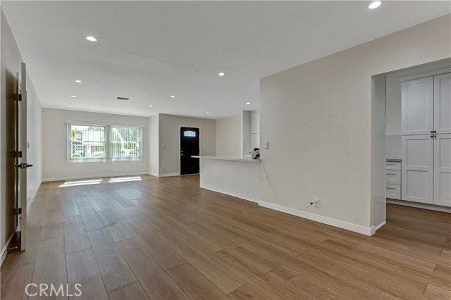 6851 Forbes Ave - Photo 4 of 8