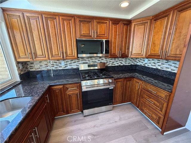 19608 Shadow Glen Cir - Photo 2 of 8