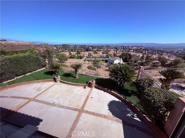19608 Shadow Glen Cir - Photo 3 of 8