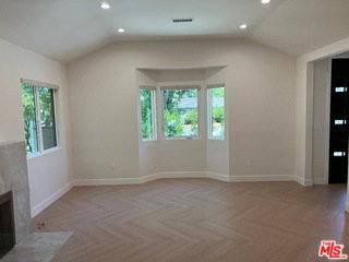 13338 Magnolia Blvd - Photo 2 of 8