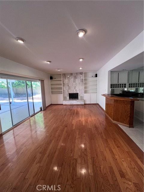 10209 Oakdale Ave - Photo 3 of 8