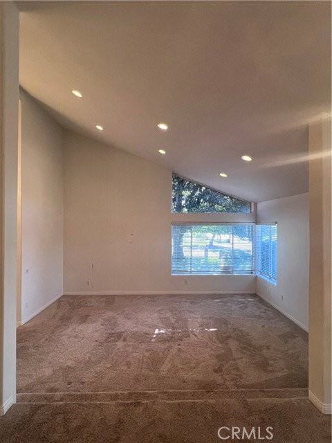 10209 Oakdale Ave - Photo 5 of 8