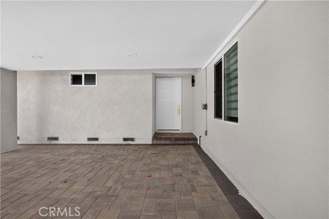 16427 Clymer St - Photo 3 of 6