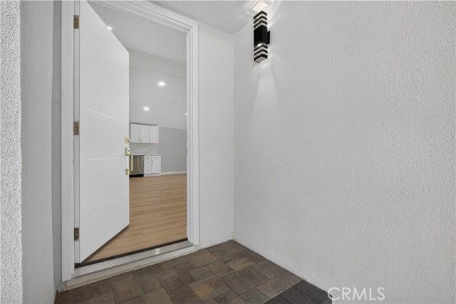 16427 Clymer St - Photo 4 of 6