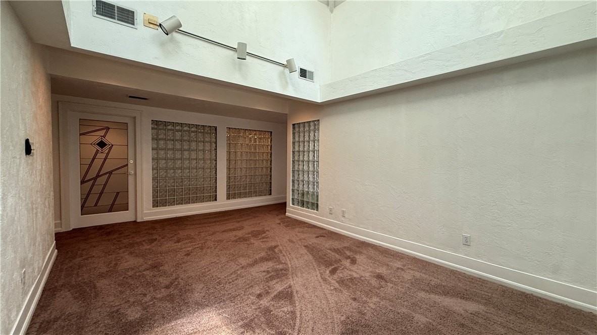329 Castle Shannon Blvd #2ndFL - Photo 5 of 13