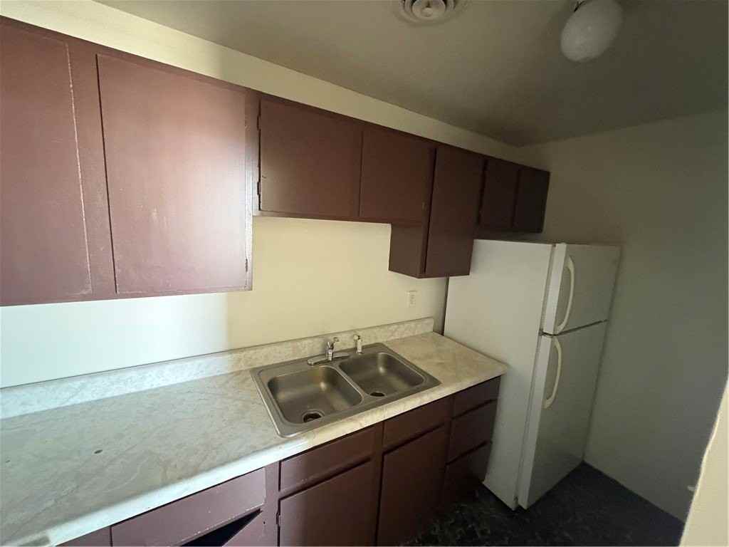 570 Miller Ave #5 - Photo 2 of 8