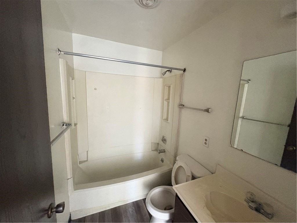 570 Miller Ave #5 - Photo 7 of 8