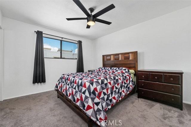 18415 Collins St - Photo 4 of 8