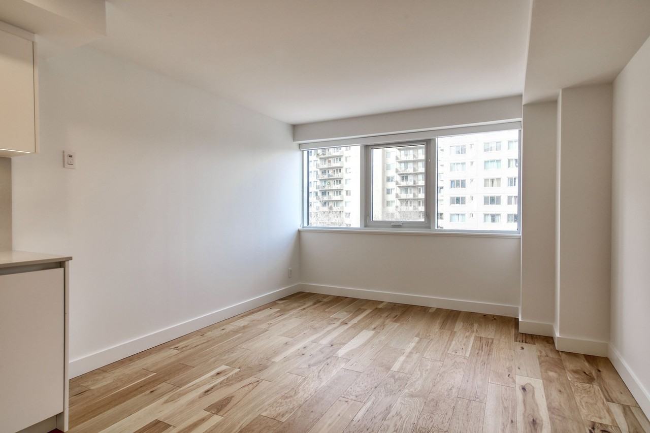 3460 Peel Street - Photo 3 of 50