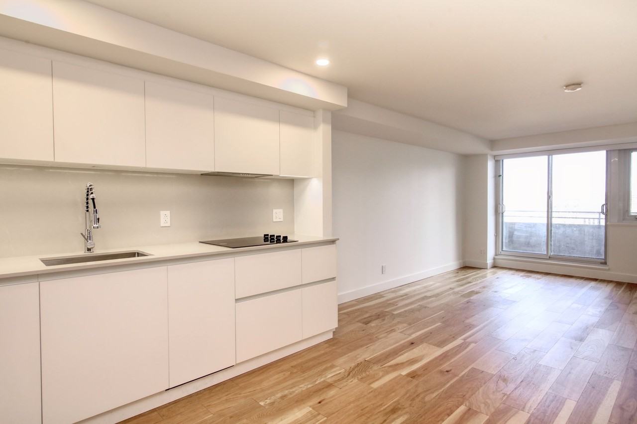 3460 Rue Peel — photo 3