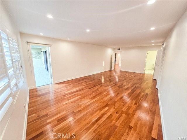 1310 Roxbury Dr #302 - Photo 7 of 8