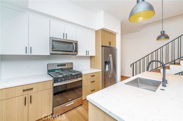 1342 Portia St - Photo 7 of 8