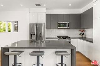 1228 N Sycamore Ave - Photo 4 of 8