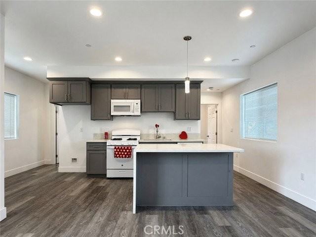 1493 Atlantic Ave - Photo 3 of 8