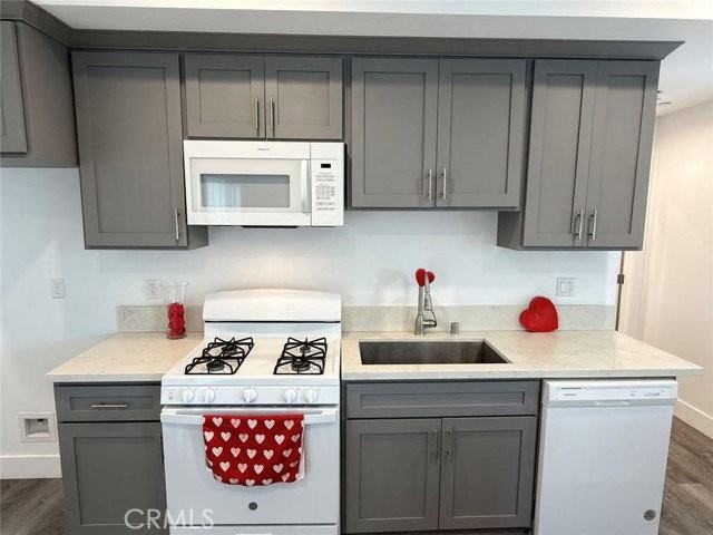 1493 Atlantic Ave - Photo 4 of 8