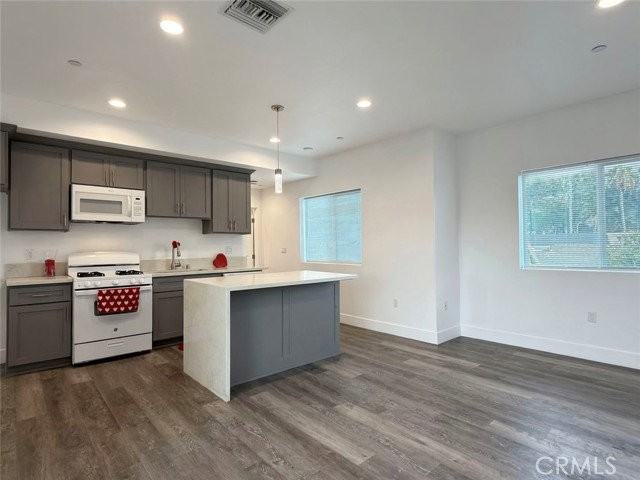 1493 Atlantic Ave - Photo 5 of 8