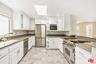 4058 Wade St - Photo 5 of 8