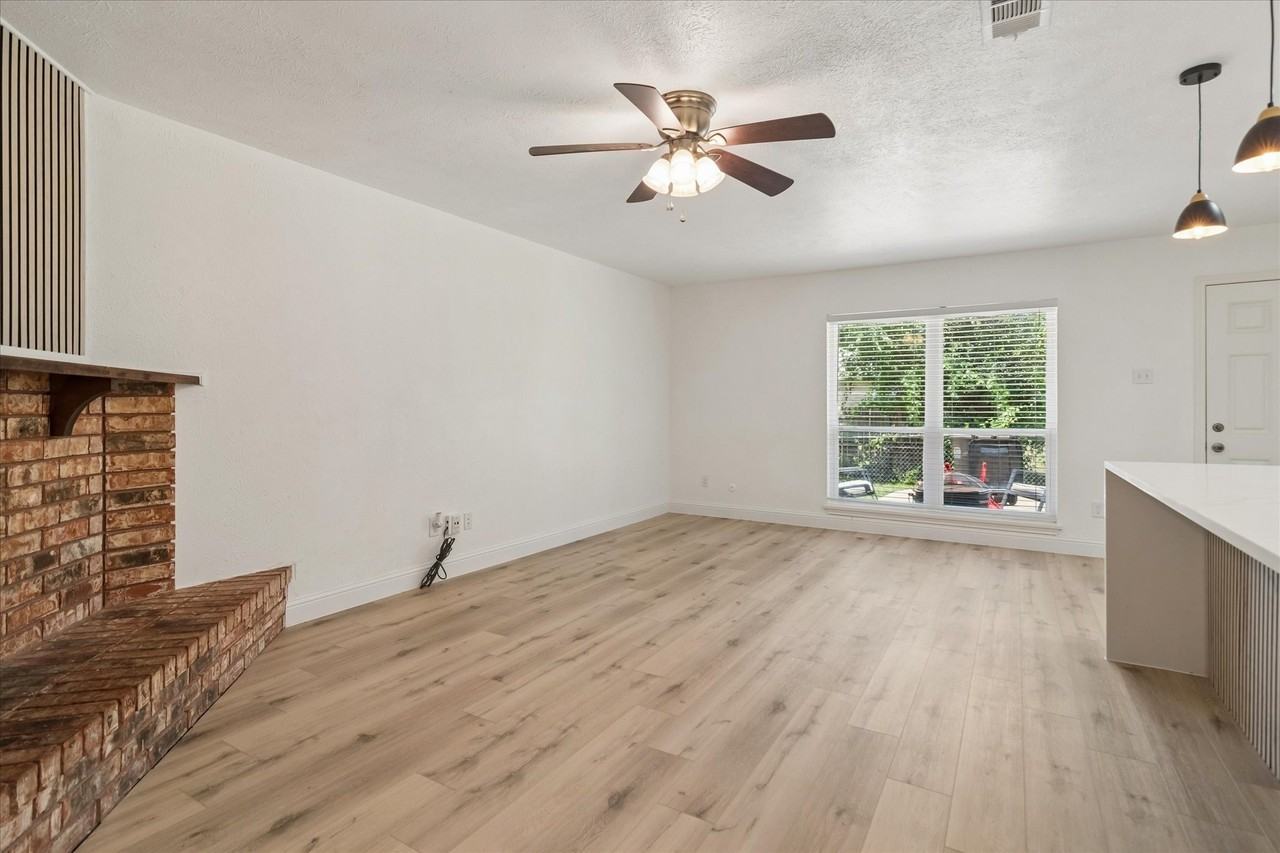 513 Windsor Dr - Photo 5 of 24