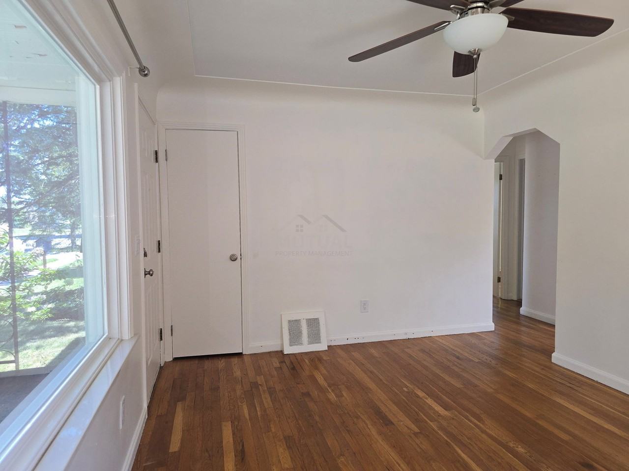 534 Ardmore Dr - Photo 2 of 8
