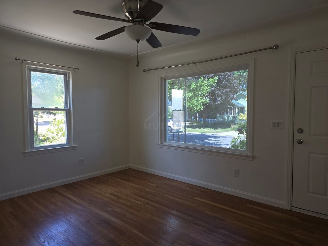 534 Ardmore Dr - Photo 3 of 8