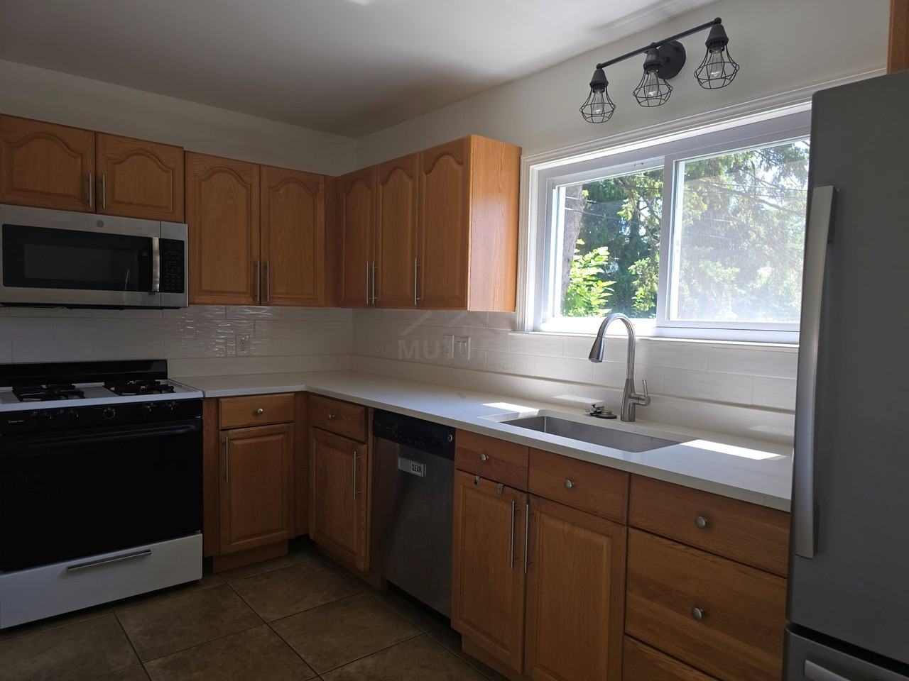 534 Ardmore Dr - Photo 5 of 8