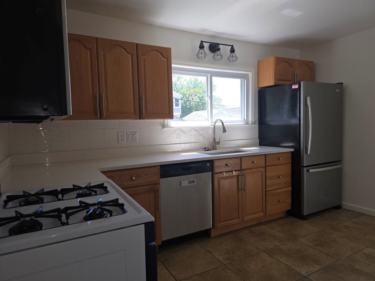 534 Ardmore Dr - Photo 6 of 8