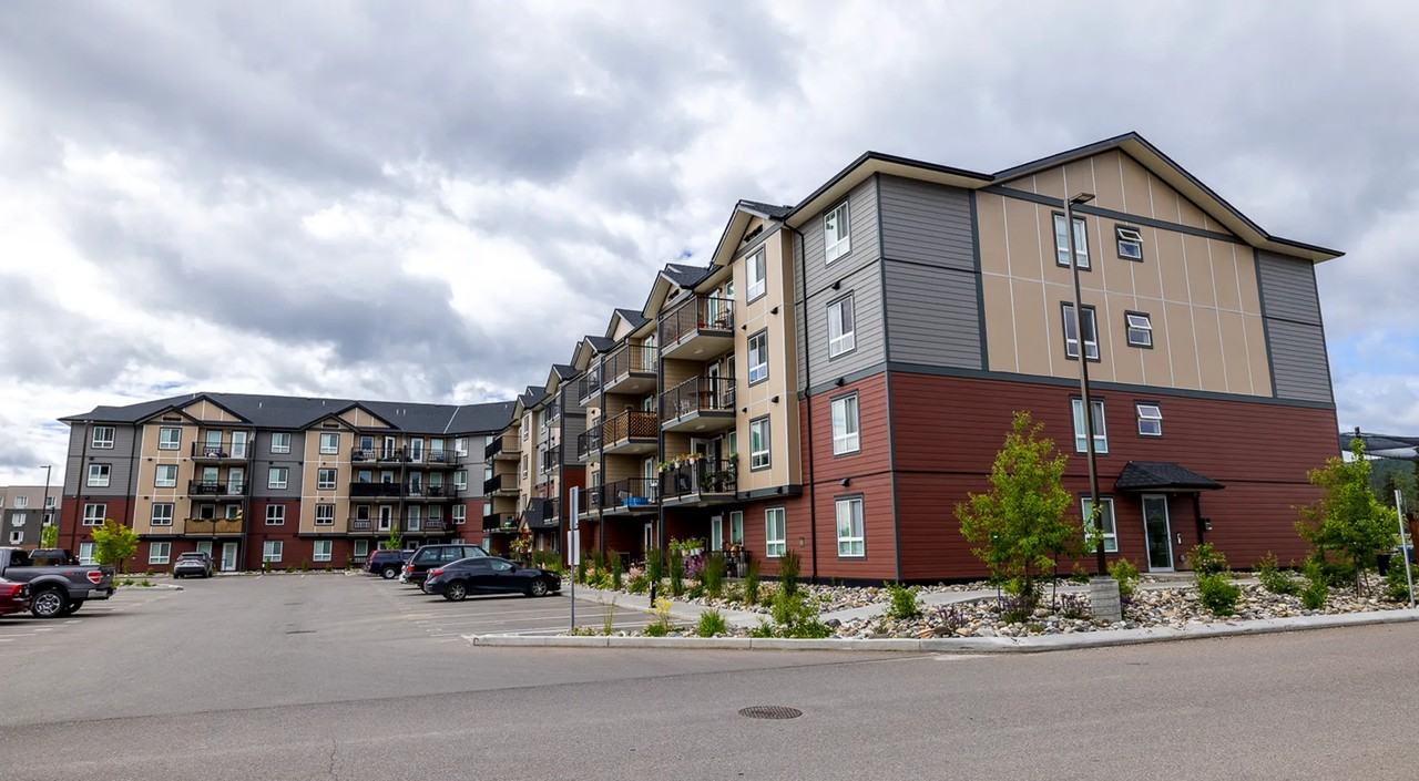 Fourwinds Crossing - Photo 2 of 18