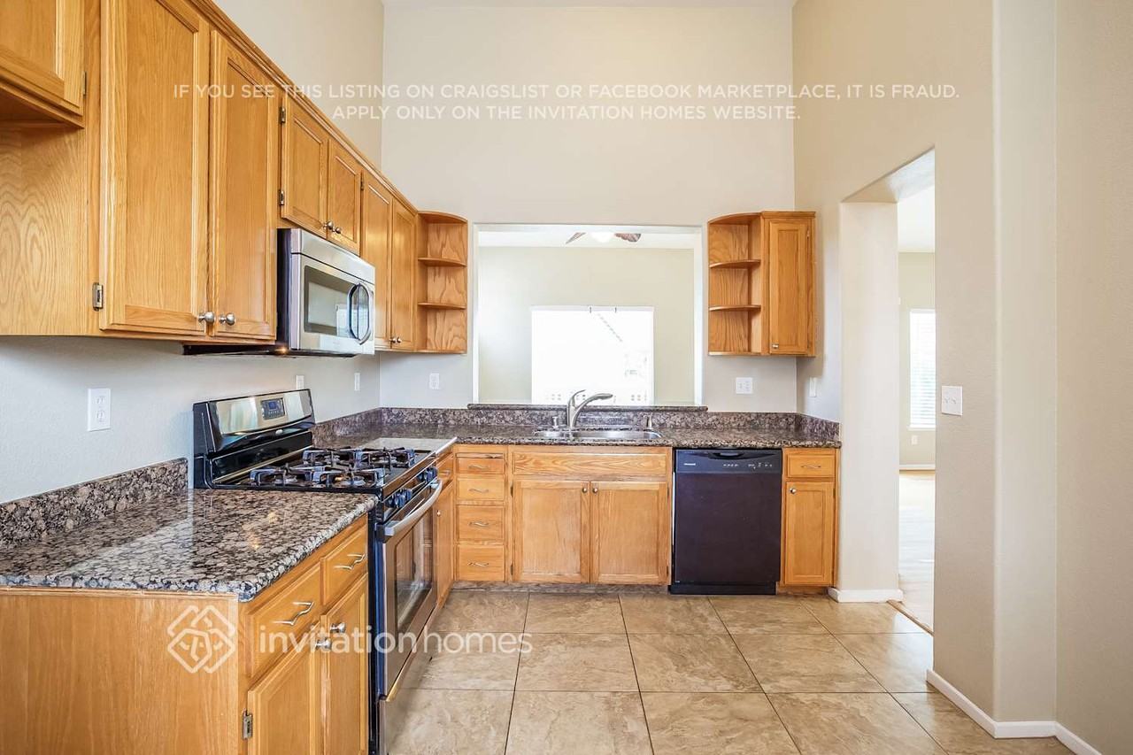 2547 Foghorn Way - Photo 7 of 21