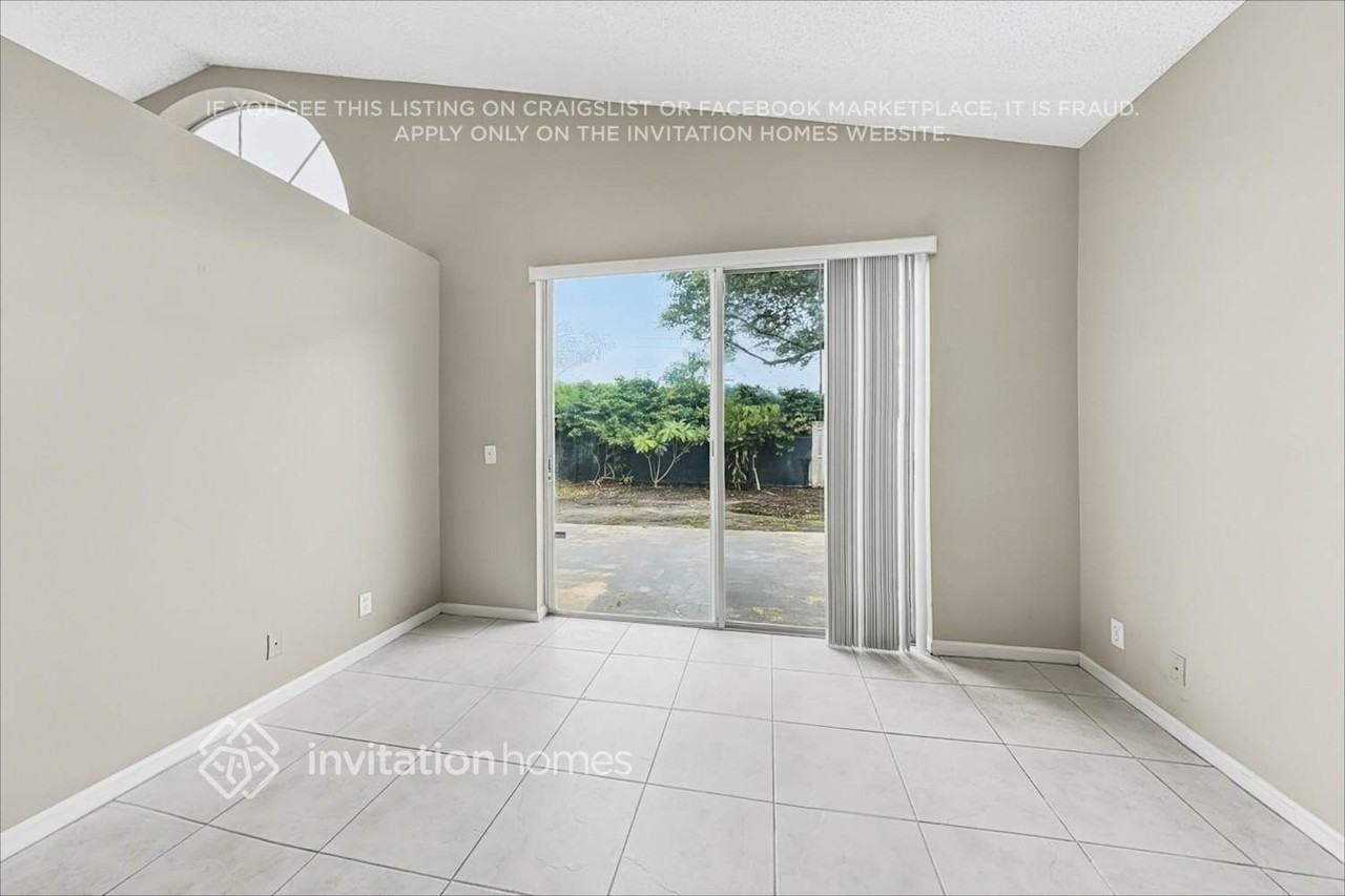7704 Thornlee Dr - Photo 5 of 21