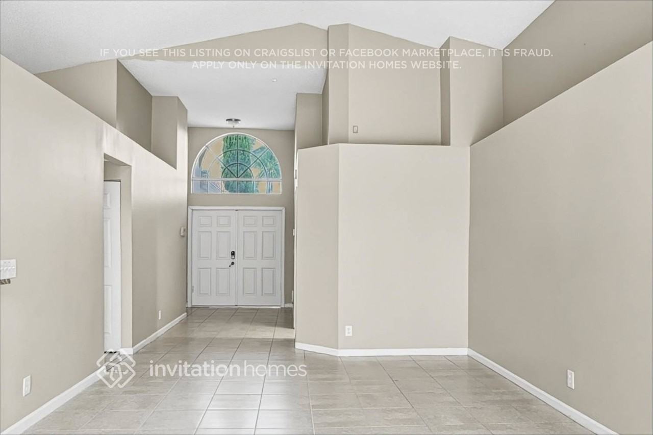 7704 Thornlee Dr - Photo 3 of 21